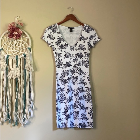 Forever 21 Dresses & Skirts - F21 FLORAL DRESS